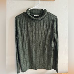 Green Long Sleeve Turtle Neck Ribbed Size M